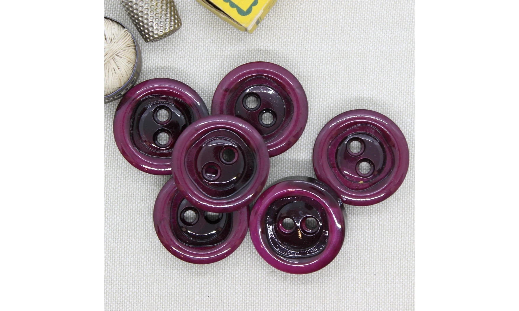 6 boutons / 30MM / Violet