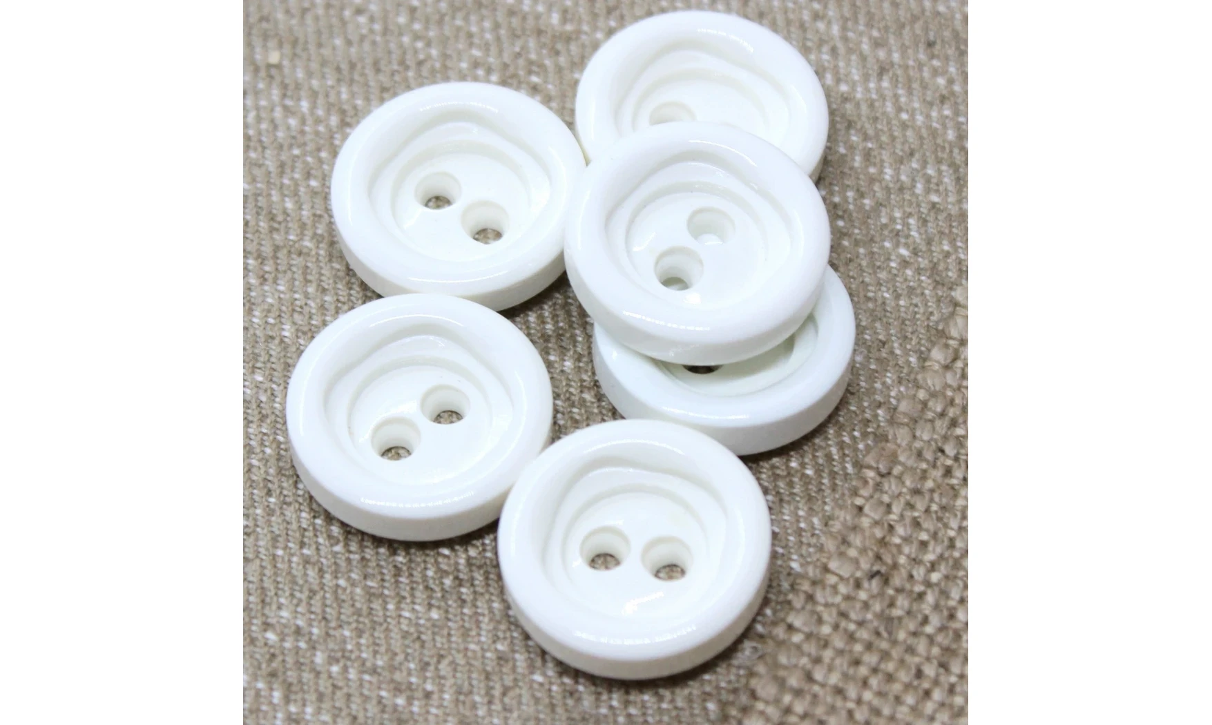 Vintage button 080B