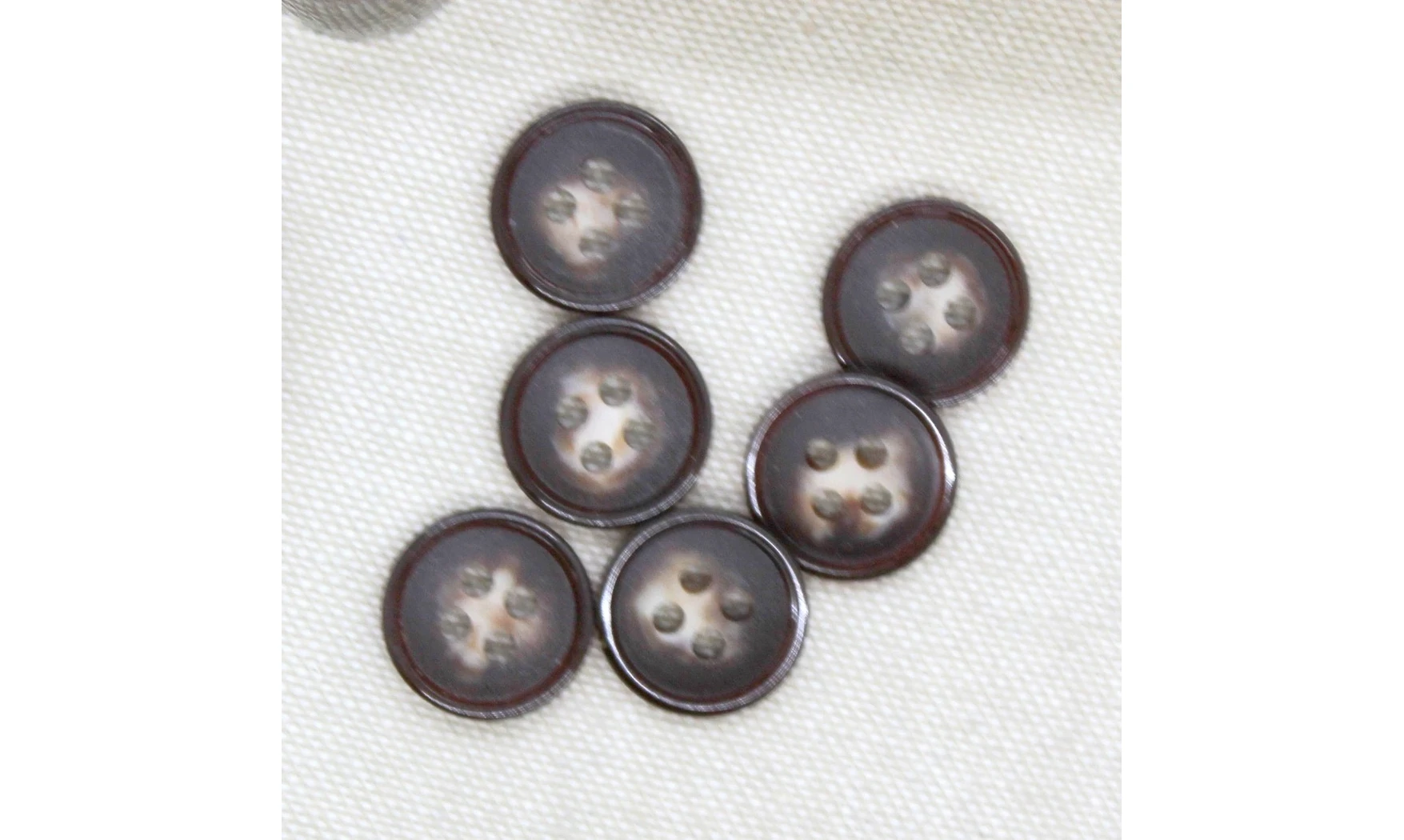 6 boutons / 15MM / Brun dégradé