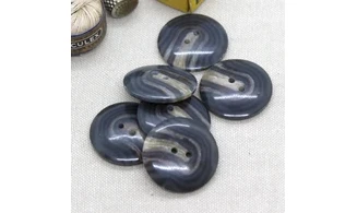 6 boutons / 28MM / Noir