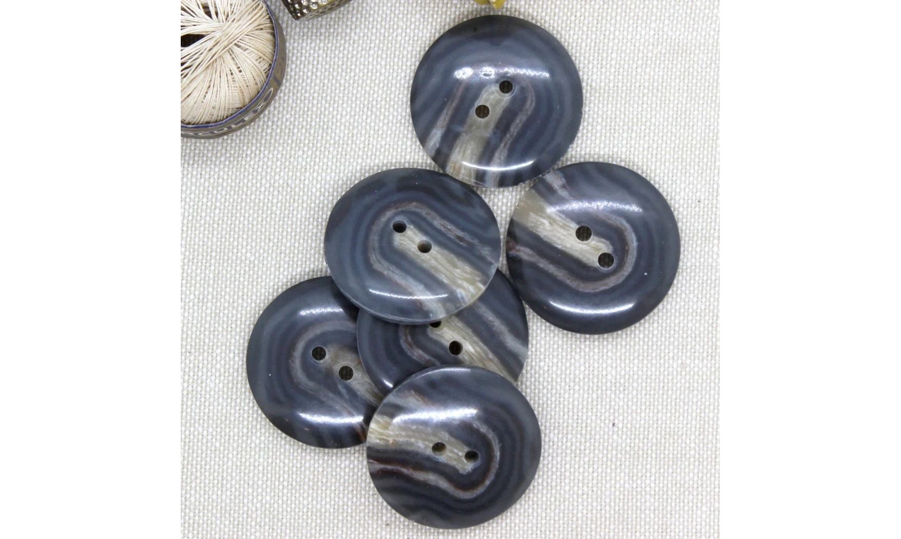 Vintage Button 056B