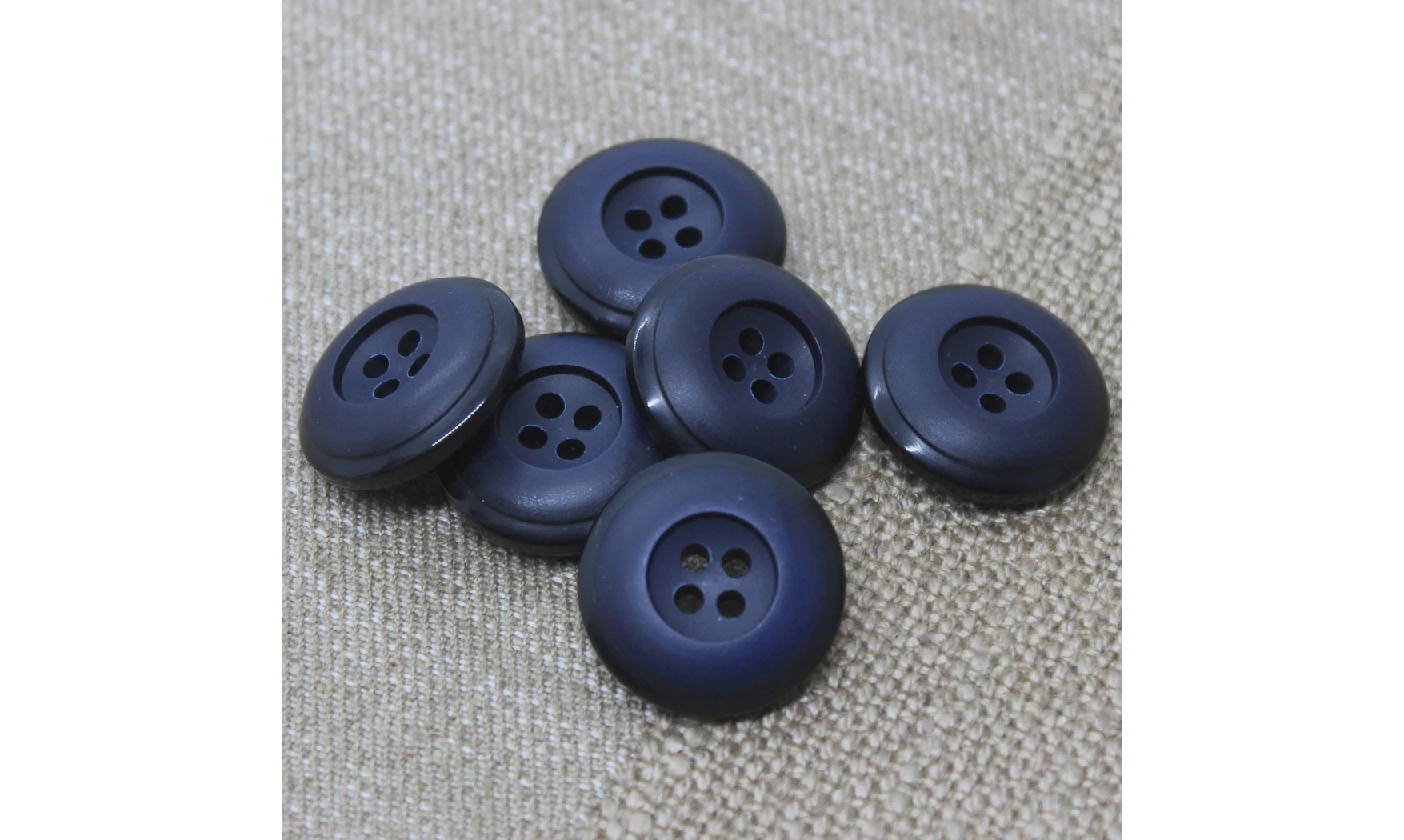 Vintage Button 083B