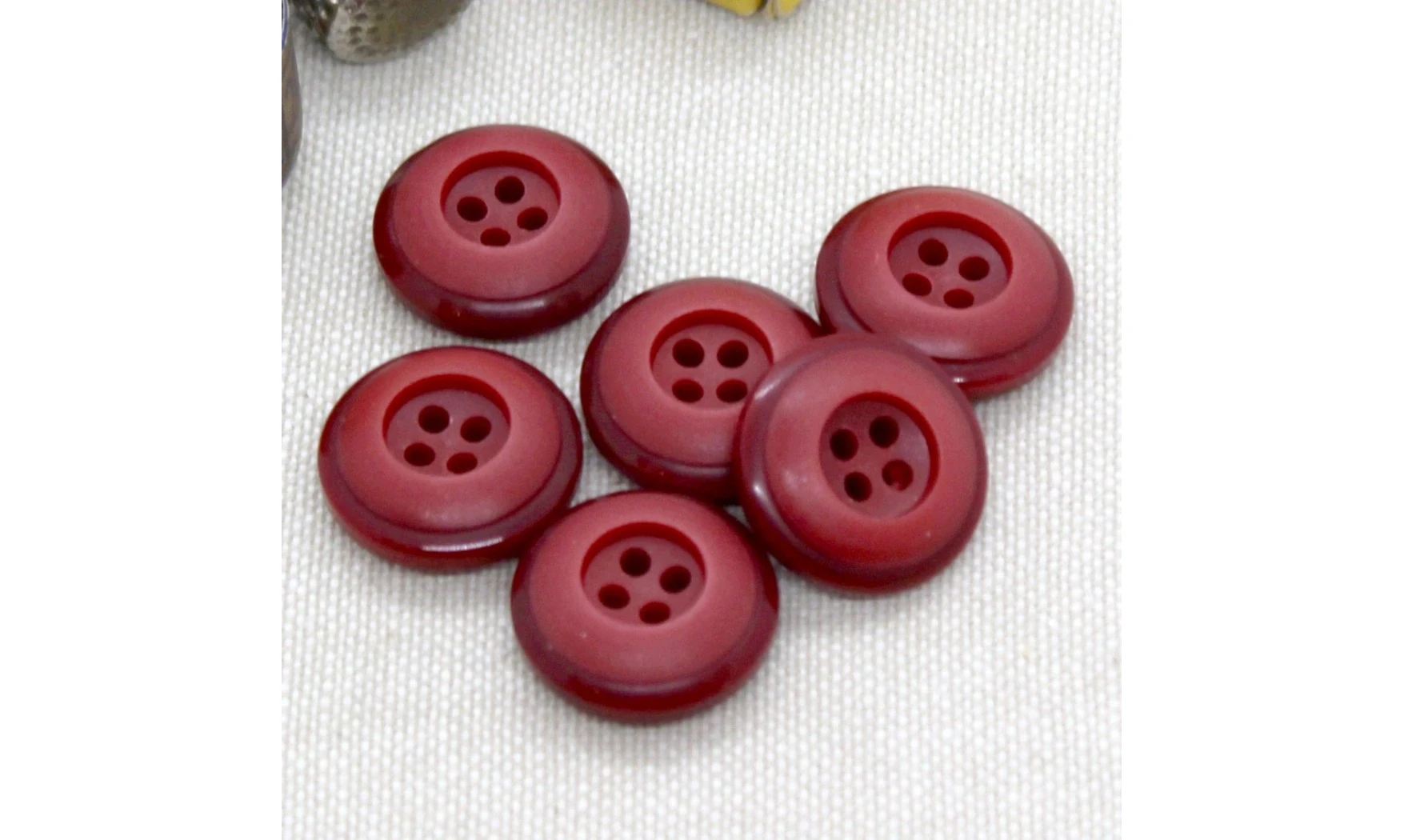 6 boutons / 18MM / Rouge
