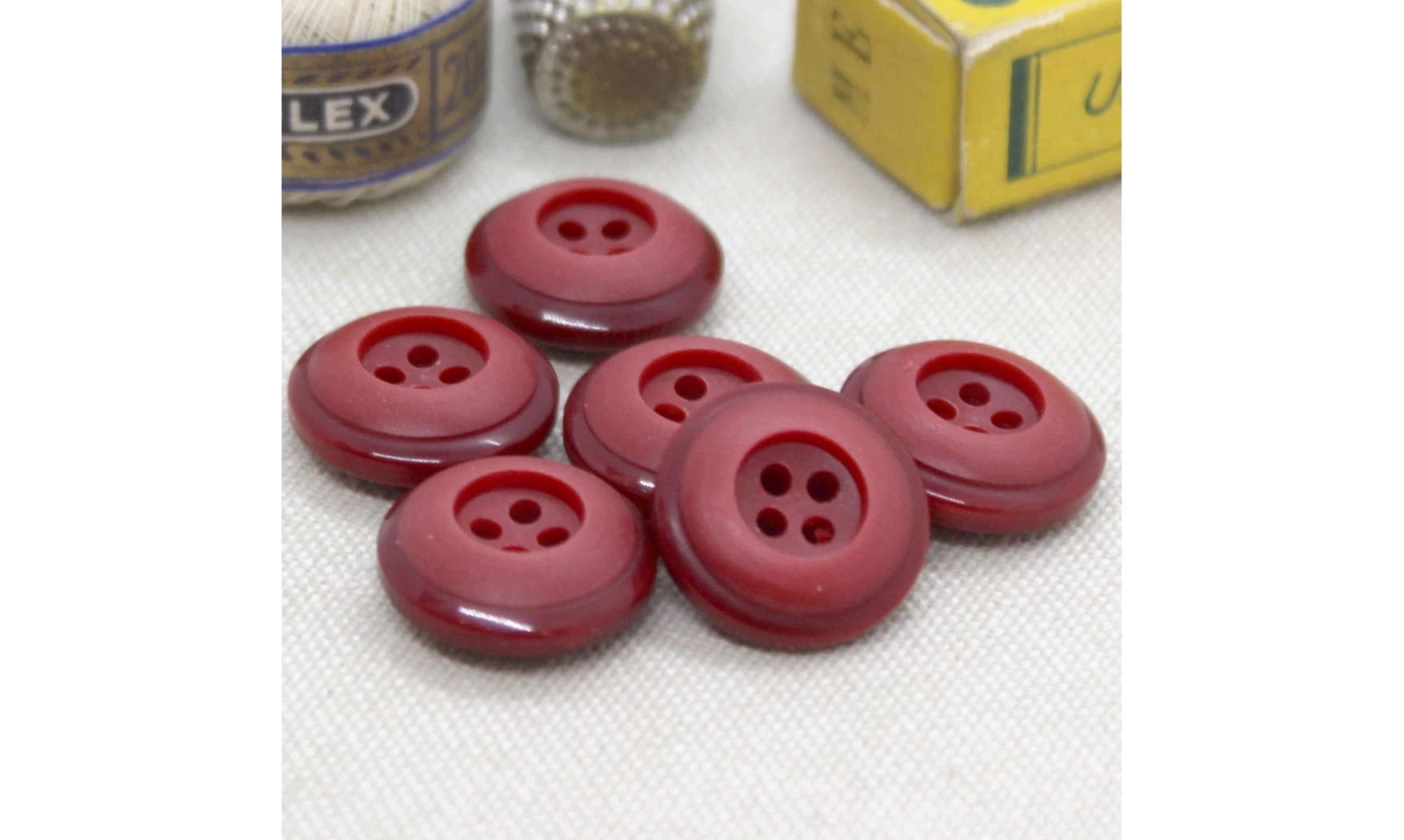 6 boutons / 18MM / Rouge