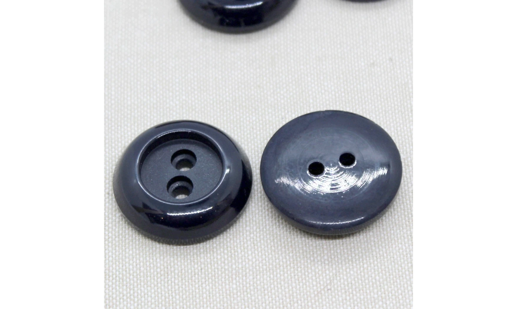 6 boutons / 30MM / Noir