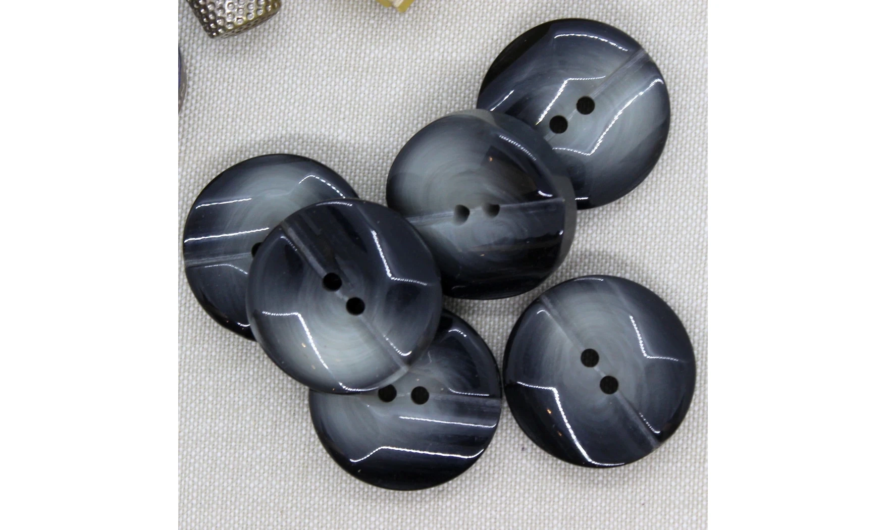 6 boutons / 31MM / Gris