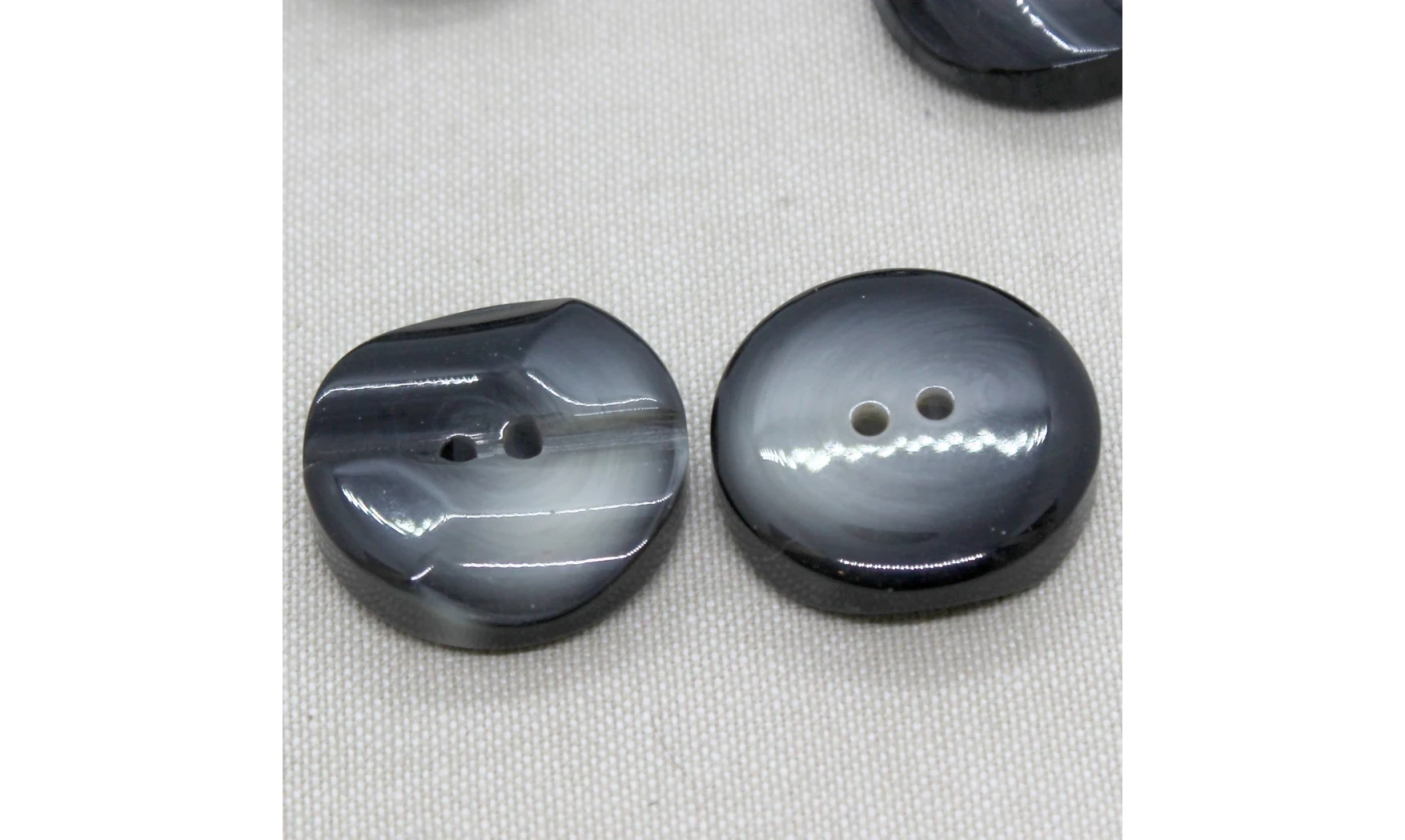 6 boutons / 31MM / Gris