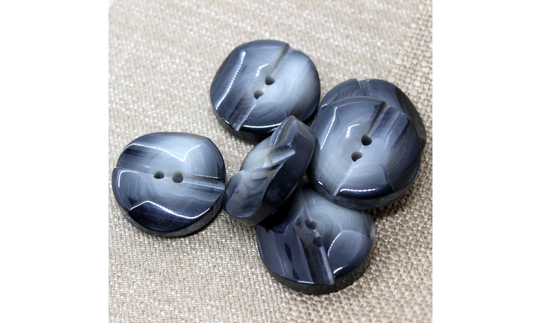 6 boutons / 31MM / Gris