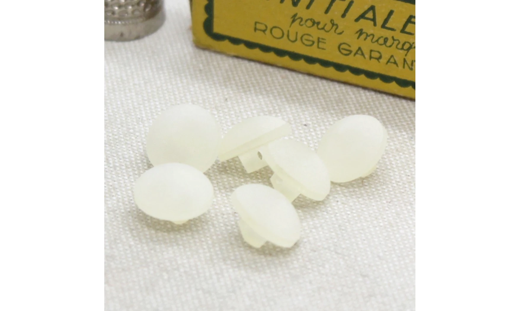 6 Boutons / 12MM / Blanc opaque