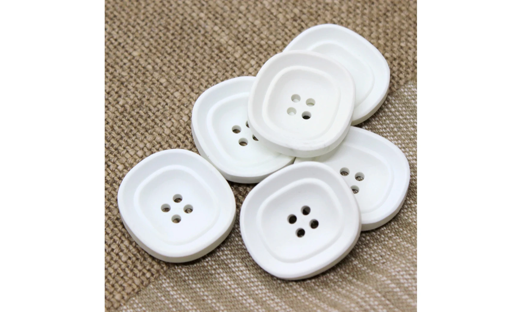 6 boutons / 29MM / Blanc
