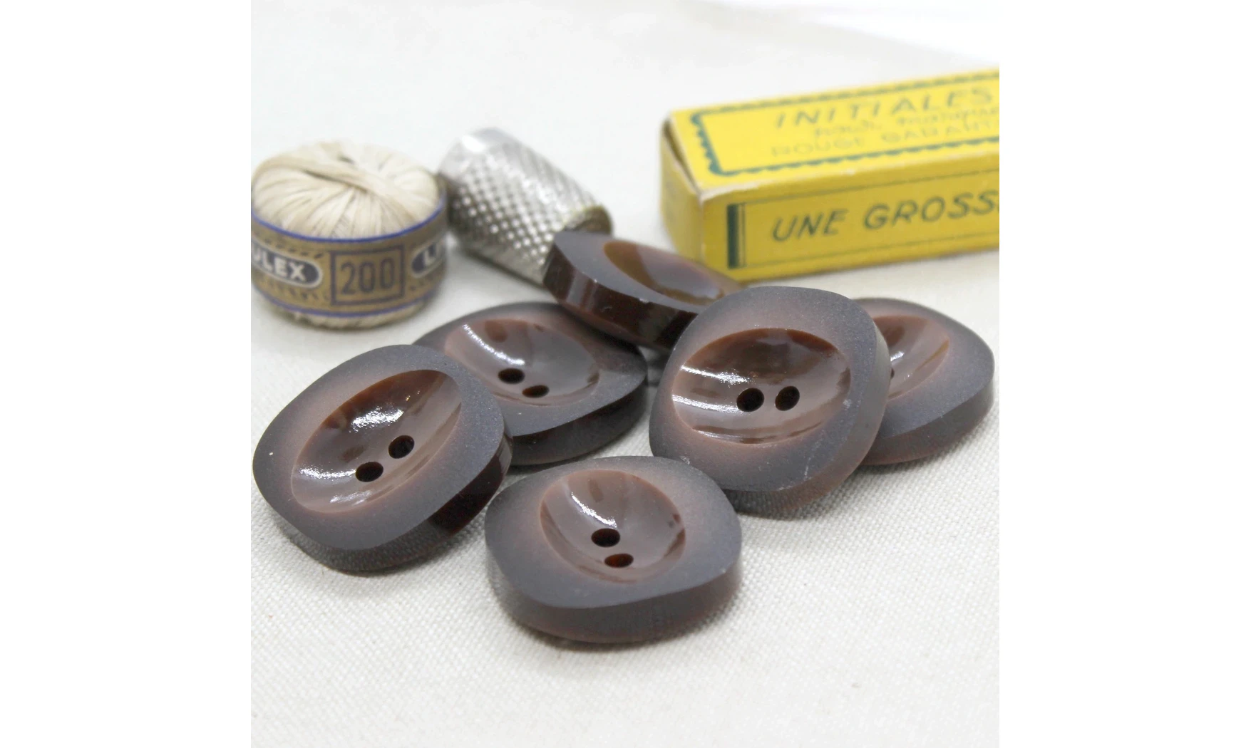 6 boutons / 28MM / Brun