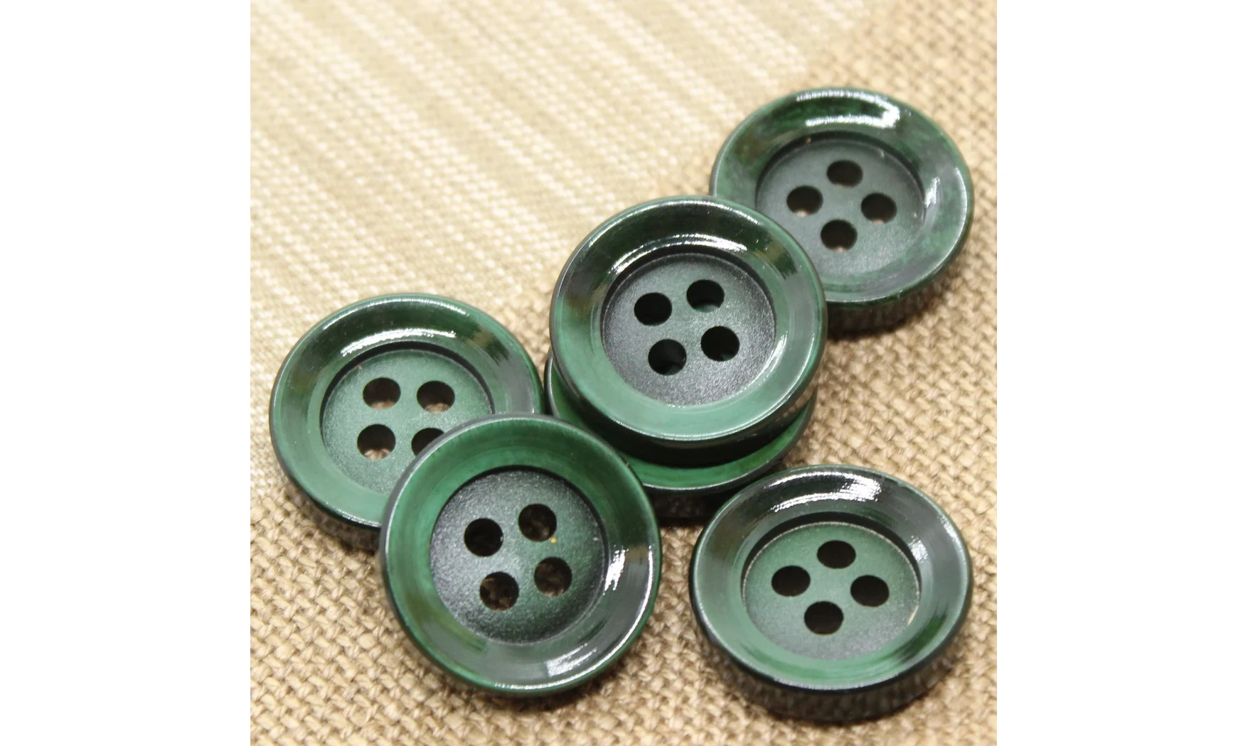 Vintage Button 040B