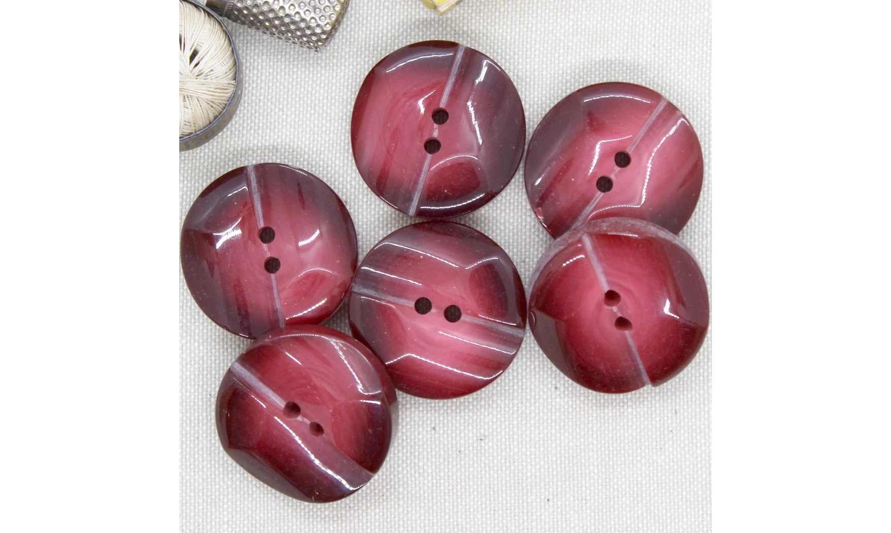 6 boutons / 31MM / Rouge