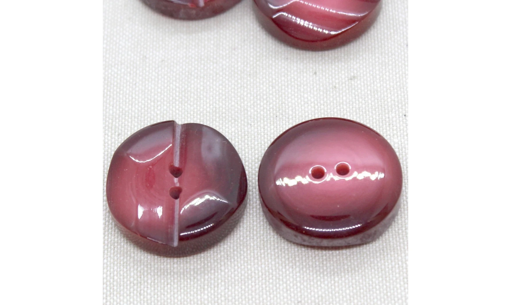 6 boutons / 31MM / Rouge