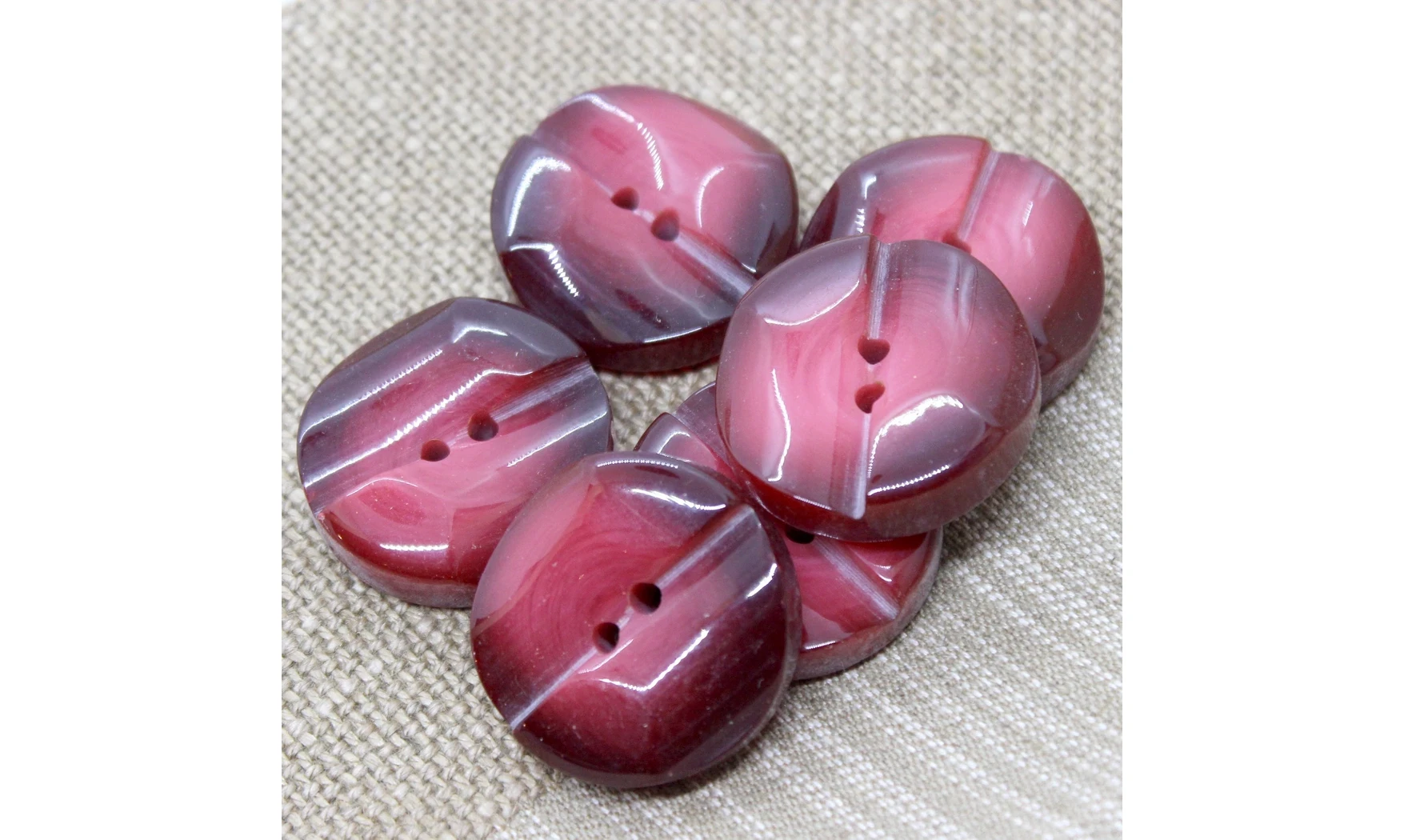 6 boutons / 31MM / Rouge