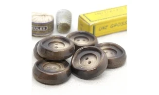 6 boutons / 30,5MM / Brun