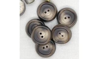 6 boutons / 30,5MM / Brun