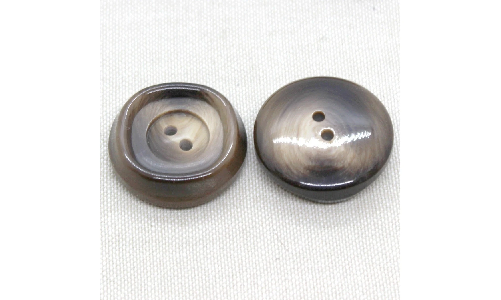 6 boutons / 30,5MM / Brun