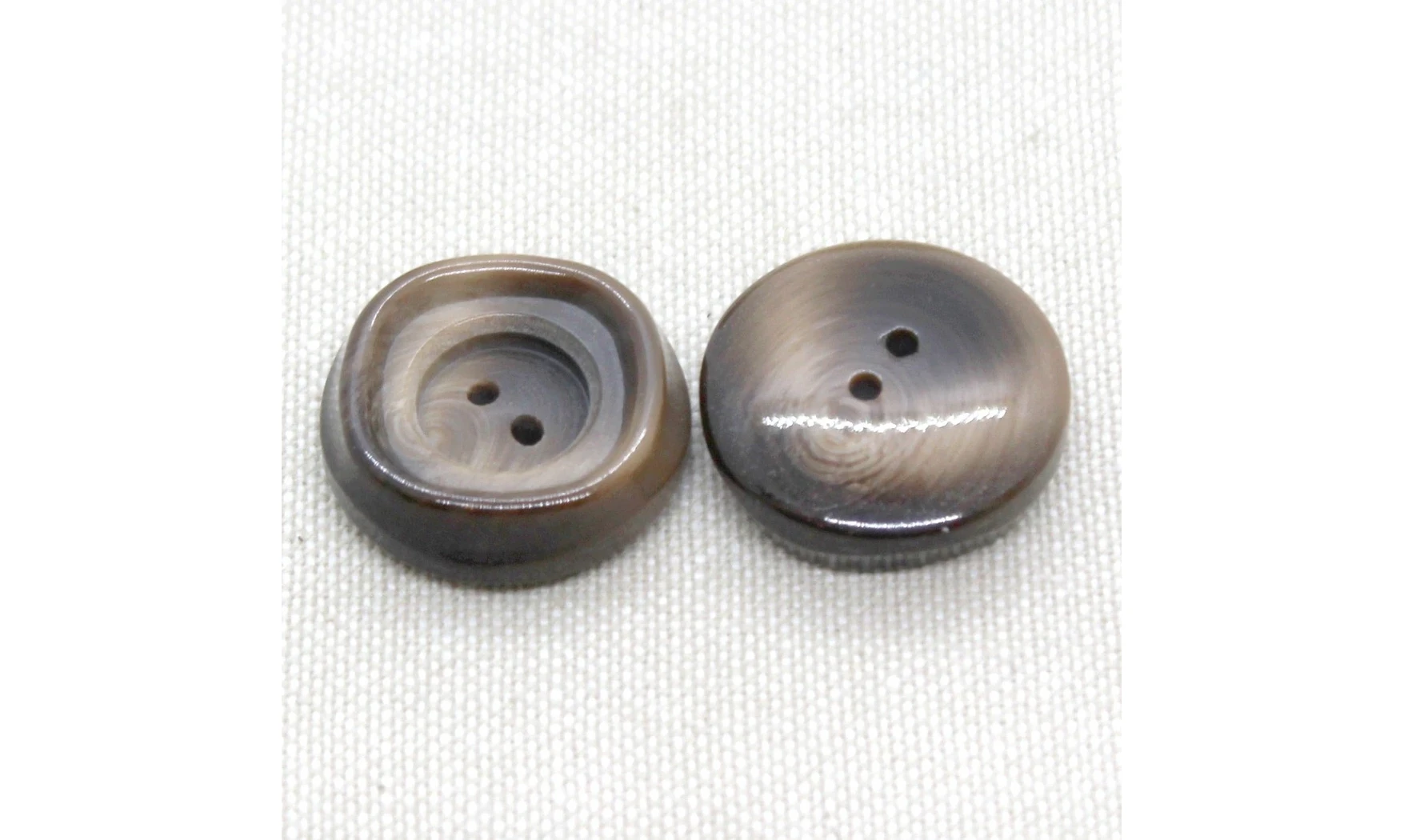 6 boutons / 23MM / Brun
