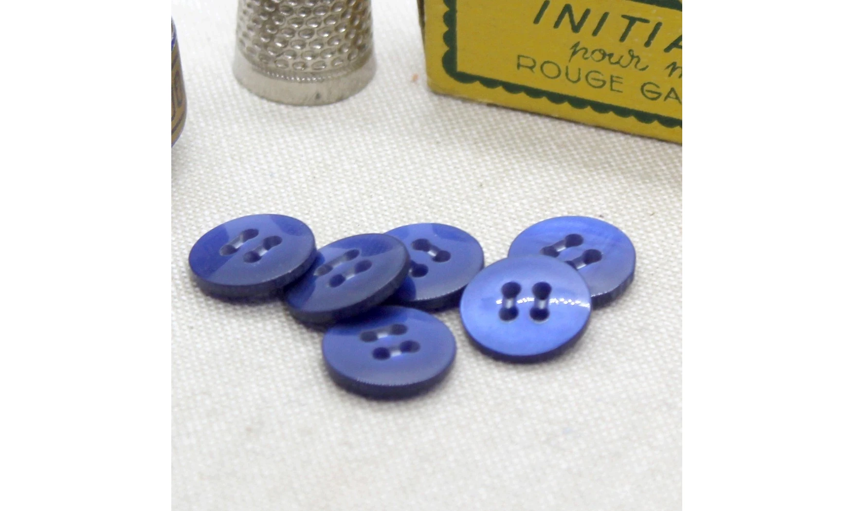 6 boutons / 14MM / Bleu uni