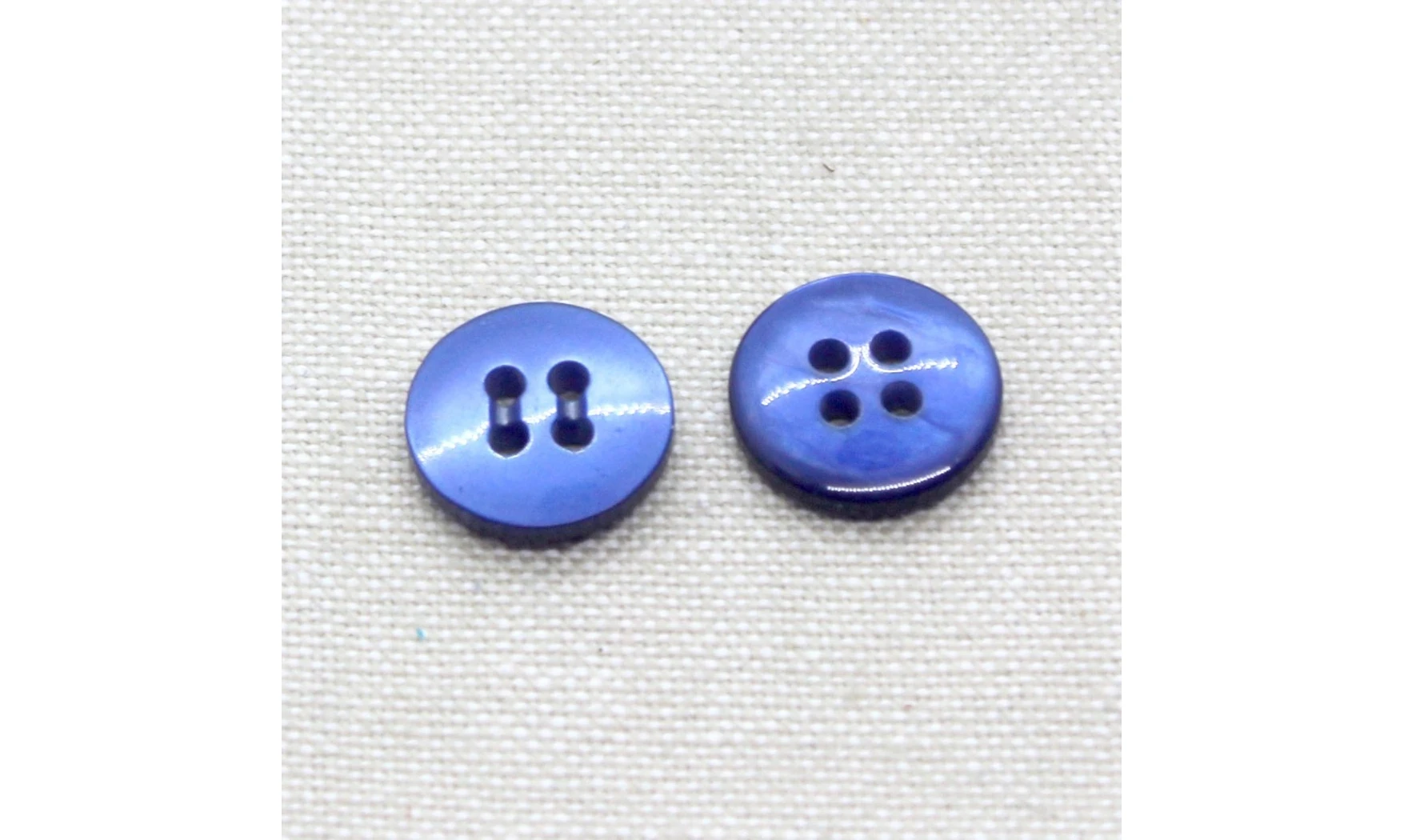 6 boutons / 14MM / Bleu uni