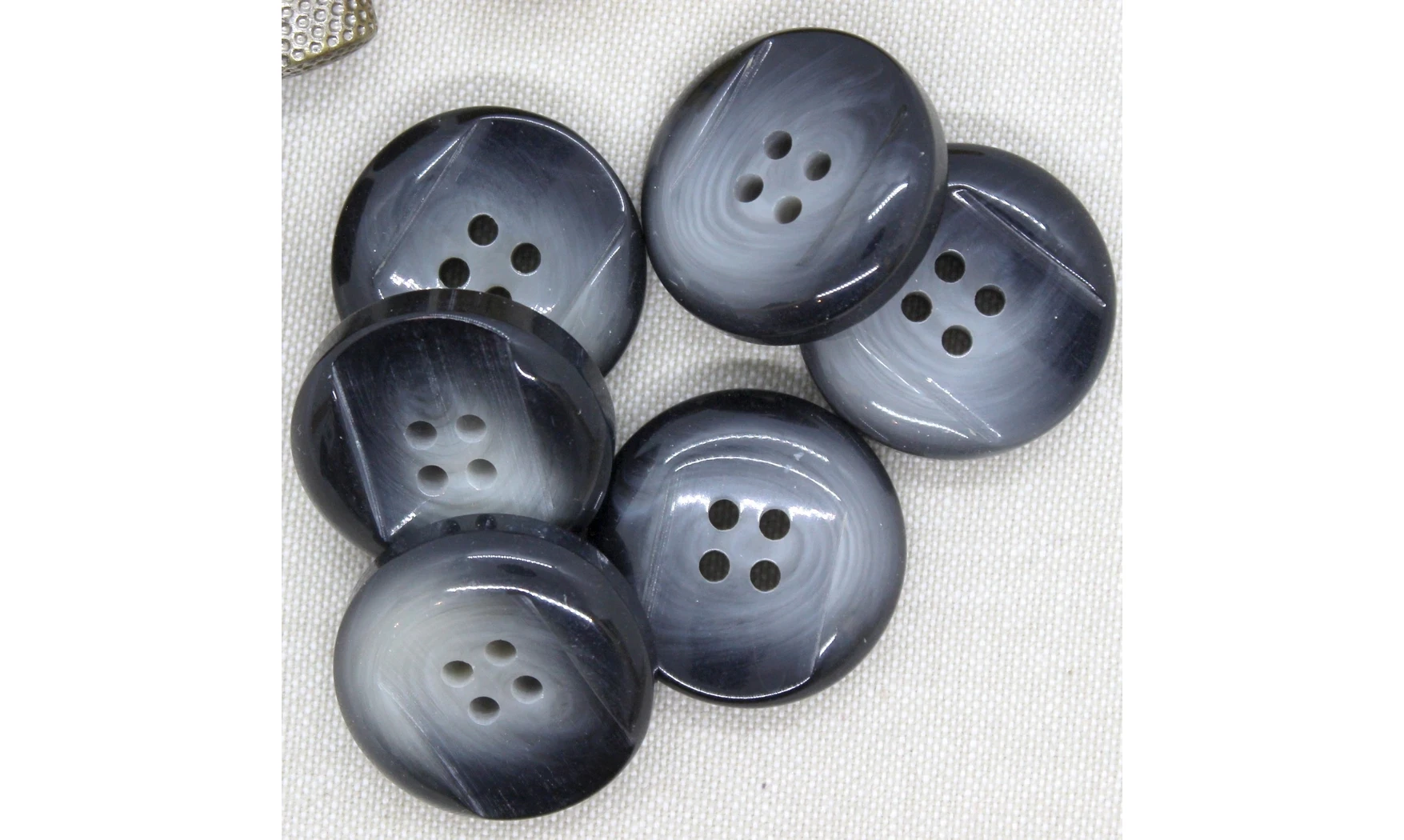 Bouton VINTAGE GRIS / par 6 / 31MM