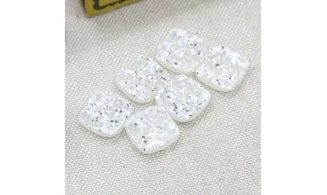 6 boutons / 12MM / Carré moucheté