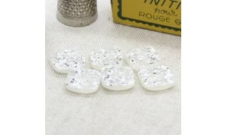 6 boutons / 12MM / Carré moucheté
