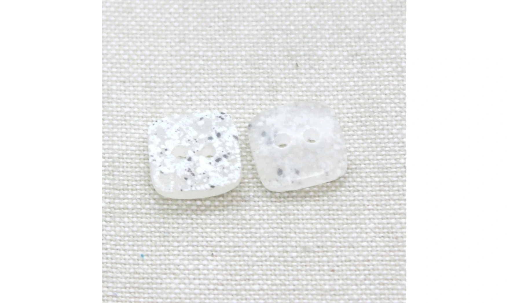 6 boutons / 12MM / Carré moucheté