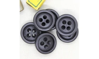 6 boutons / 35MM / Noir