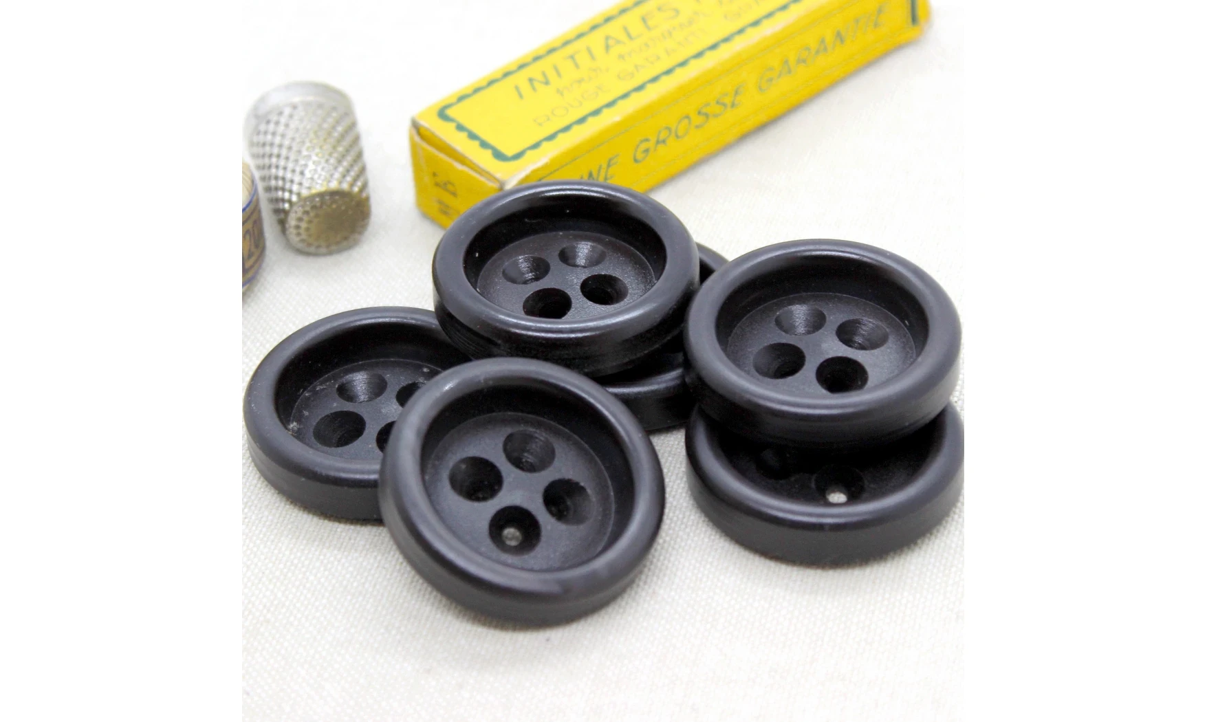 6 boutons / 35MM / Noir