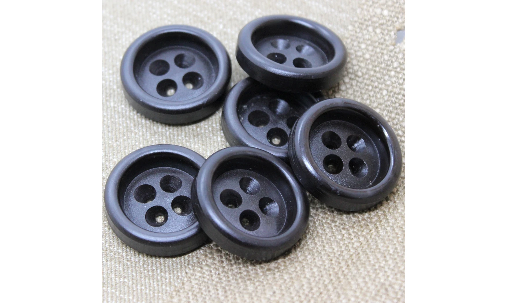 6 boutons / 35MM / Noir