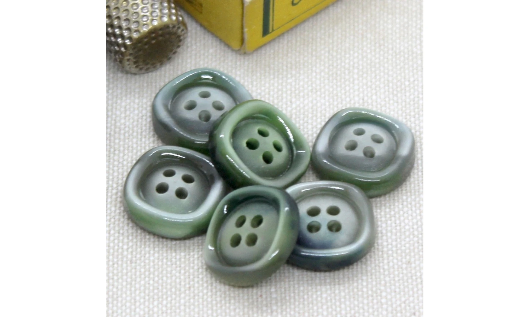 6 boutons / 17MM / Vert