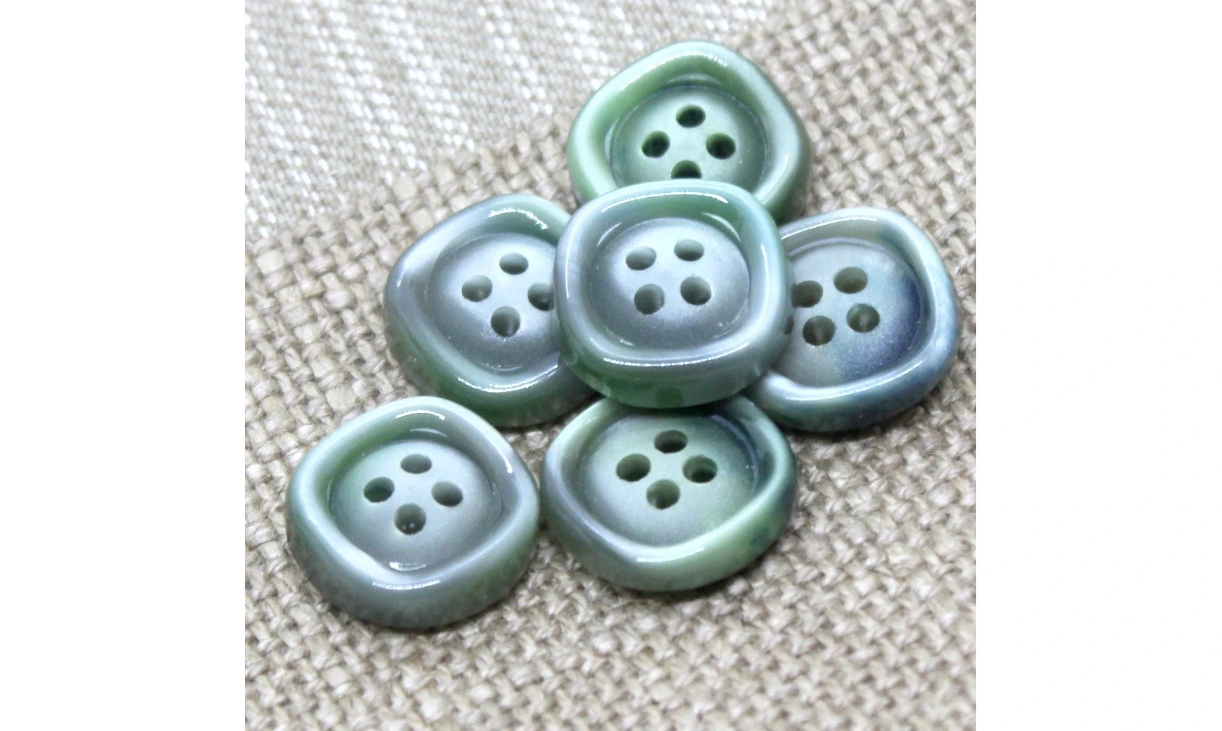 6 boutons / 17MM / Vert