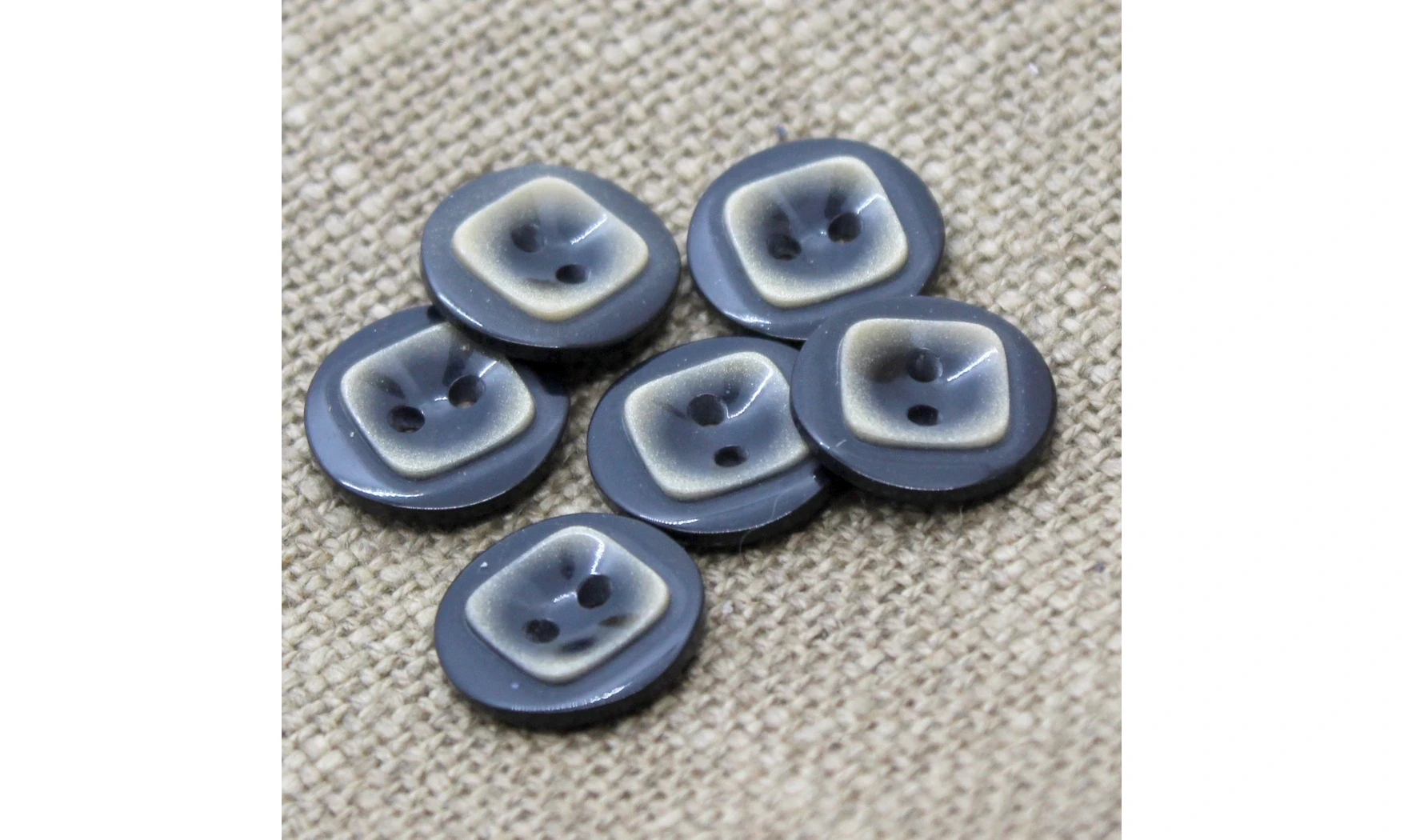 6 boutons / 18MM / Noir et doré