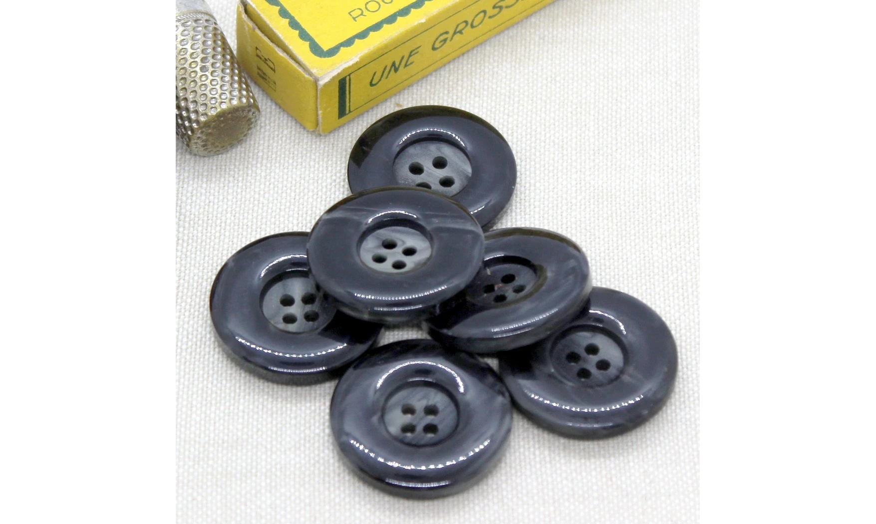 6 boutons / 30MM / Gris