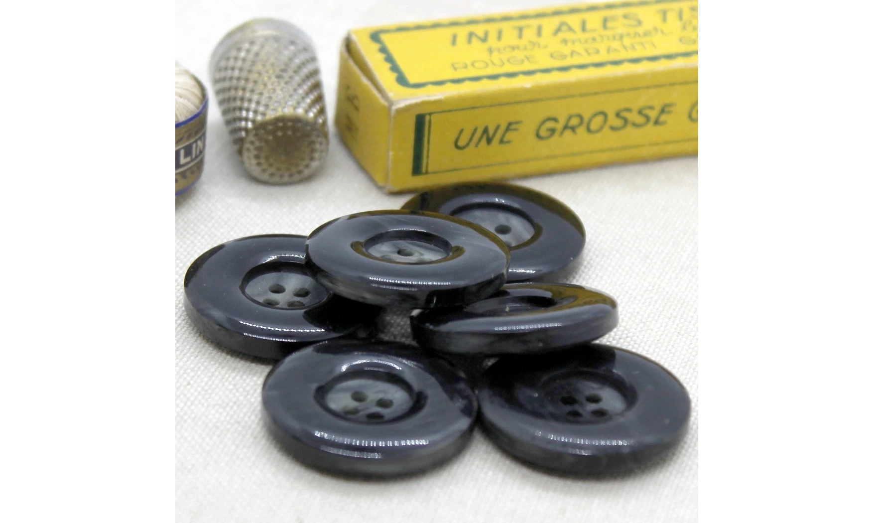 6 boutons / 26MM / Gris