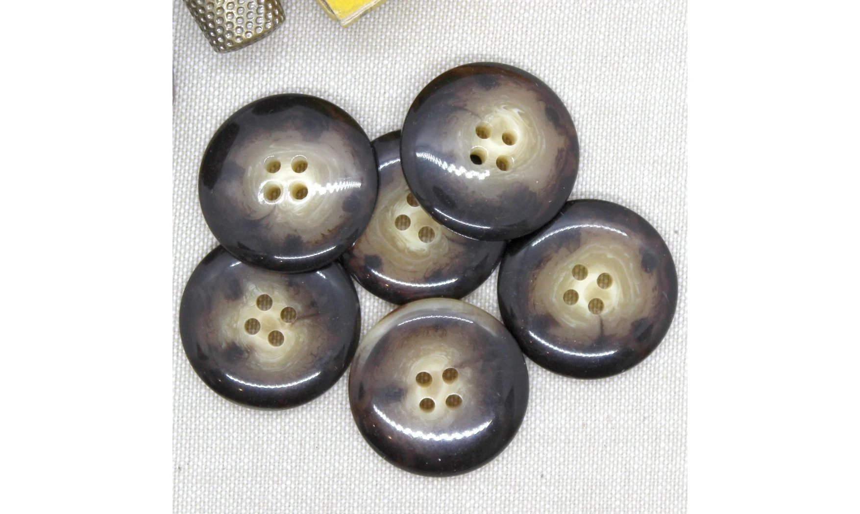 Vintage Button 123B