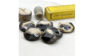 6 boutons / 27MM / Brun