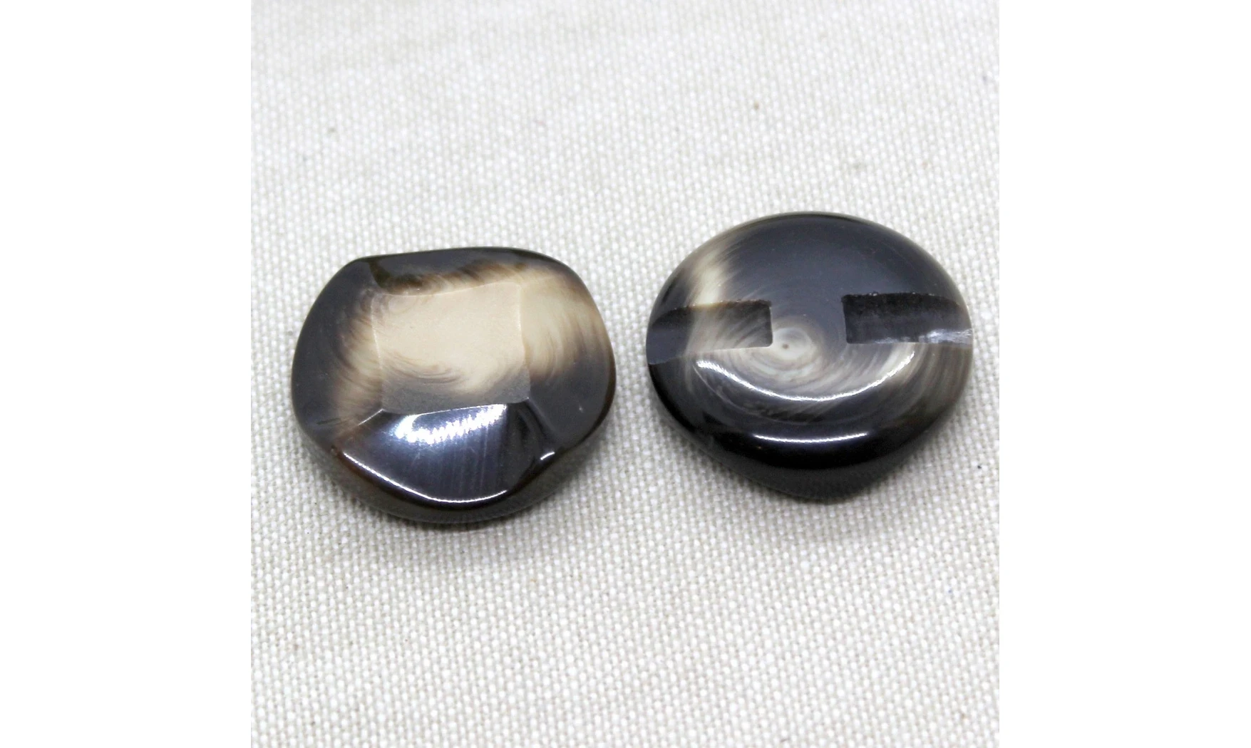 6 boutons / 27MM / Brun