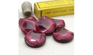 Vintage Button 127B