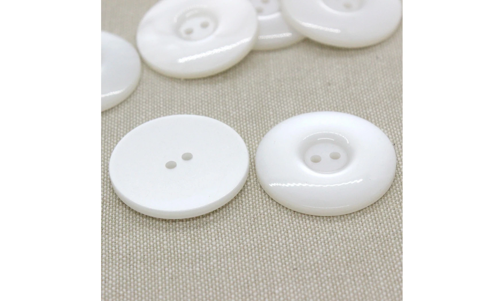 6 boutons / 31MM / Blanc nacré