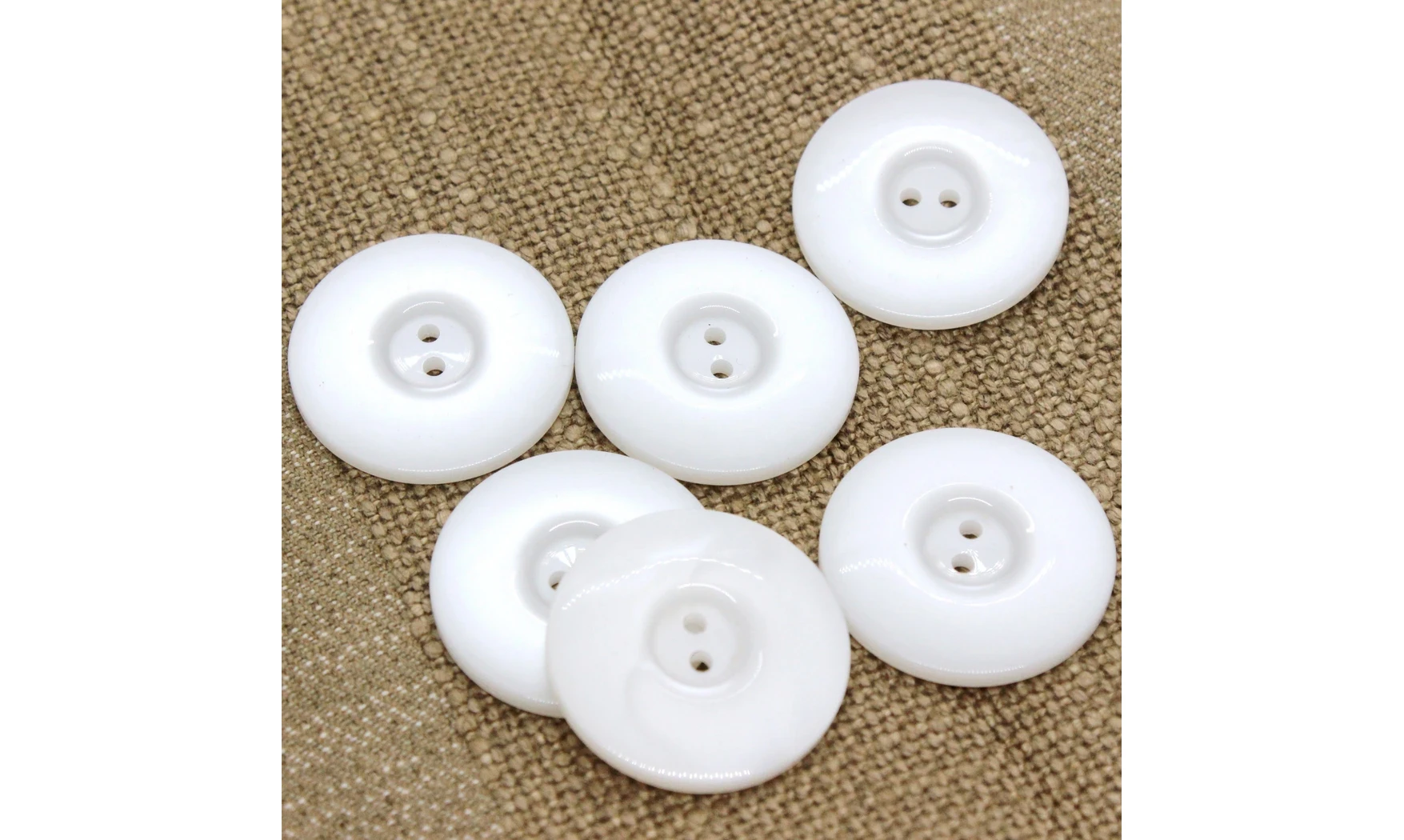 6 boutons / 31MM / Blanc nacré