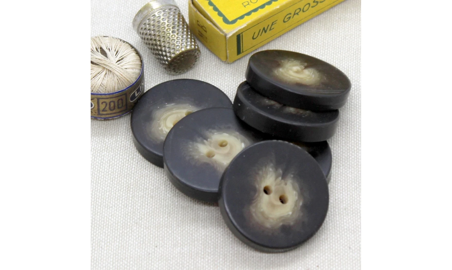 6 boutons / 33MM / Brun