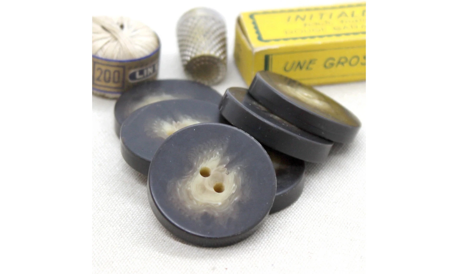 6 boutons / 33MM / Brun