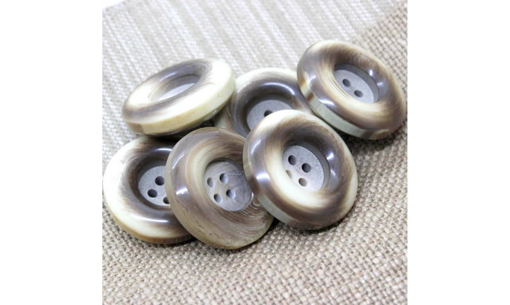 Vintage button 135B