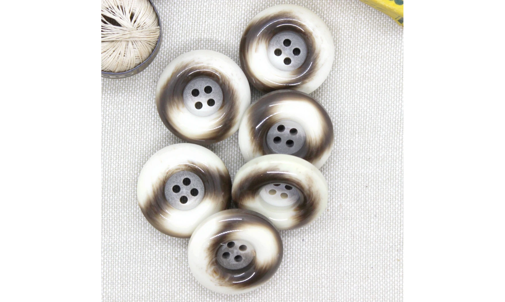 Bouton VINTAGE BRUN / par 6 / 27MM