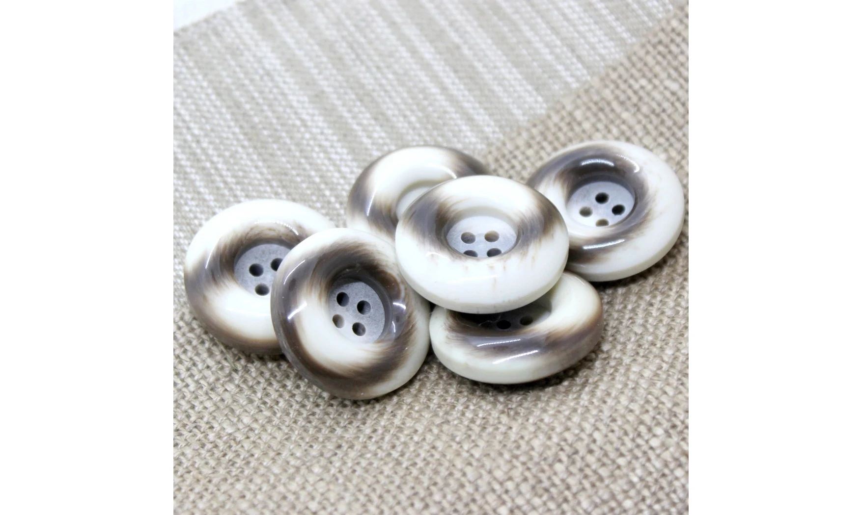 Bouton VINTAGE BRUN / par 6 / 27MM