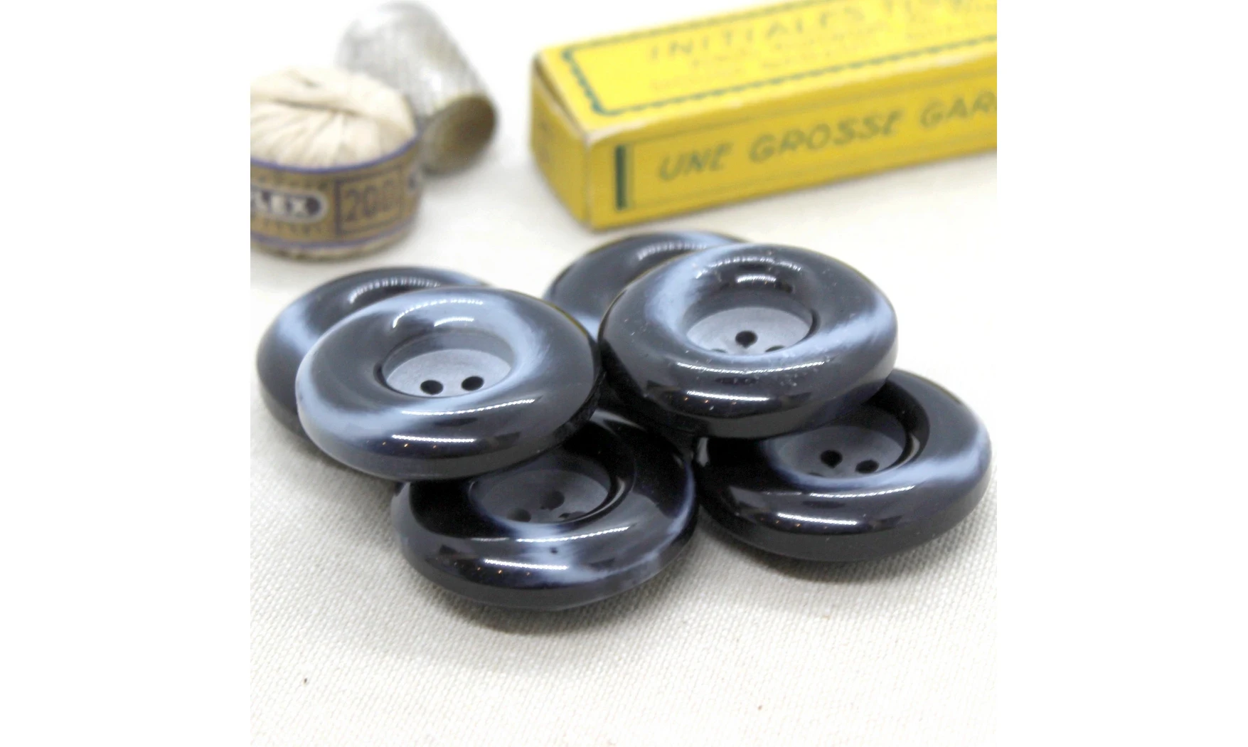 Bouton VINTAGE GRIS / par 6 / 34MM