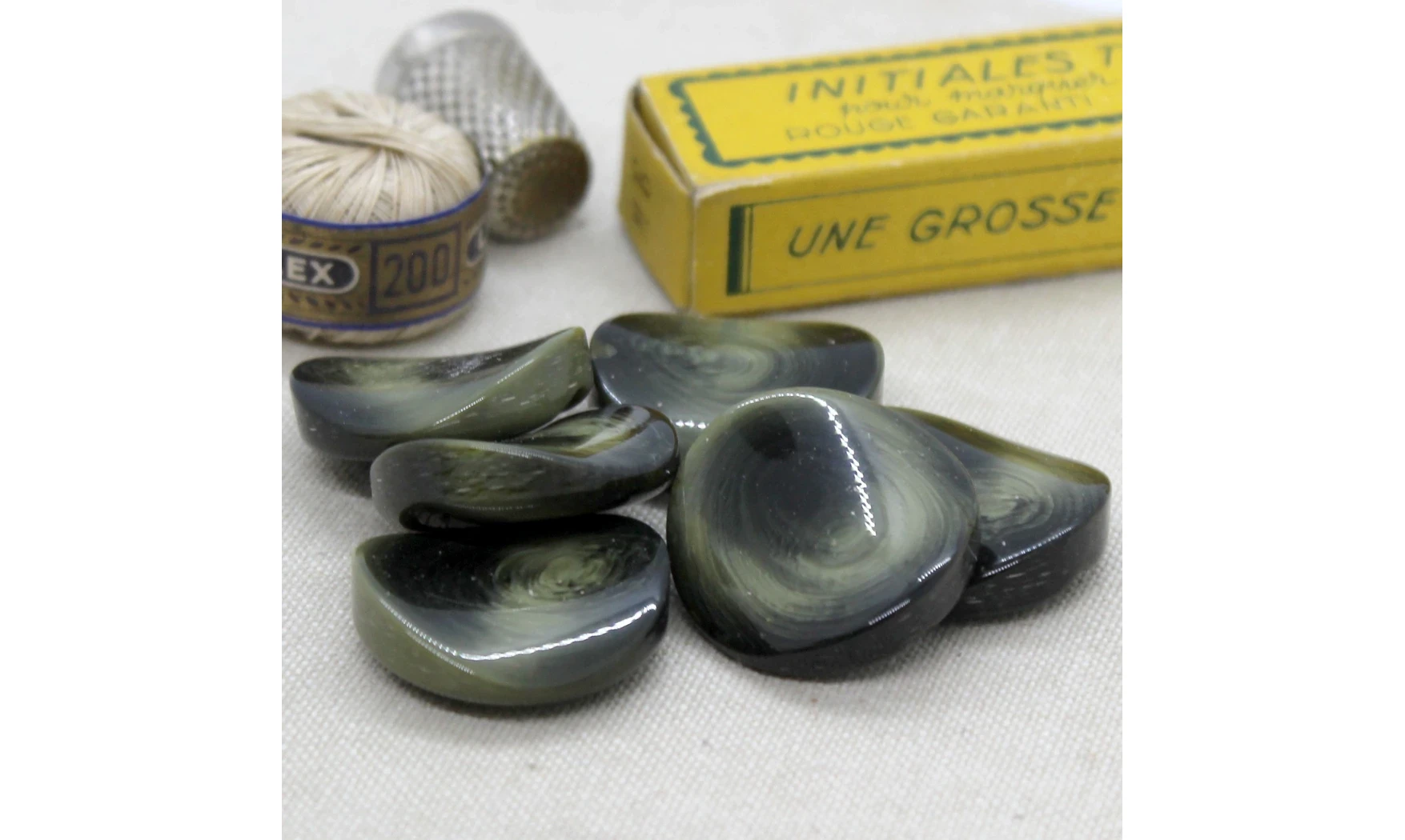 Bouton VINTAGE VERT / par 6 / 27MM